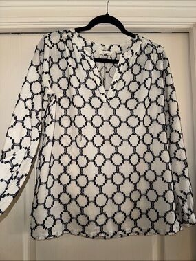 LOFT THE SOFTENED COTTON SHIRT IN CREAM/NAVY LATTICE DESIGN